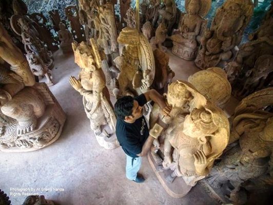 The art forms of Odisha: the ancient Indians were great artists of stone carving. The most remarkable and recognized handicraft of Odisha, Stone Carving at Bhubaneswar. Photo credits: Ar Shakti Nanda